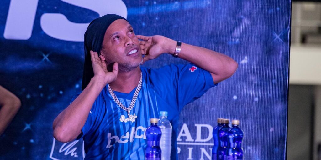 Vuelve Ronaldinho: jugará partido de exhibición en Ecuador