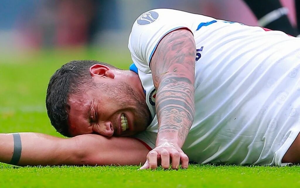 Y ahora Cruz Azul pierde seis meses a Juan Escobar por lesión | Video