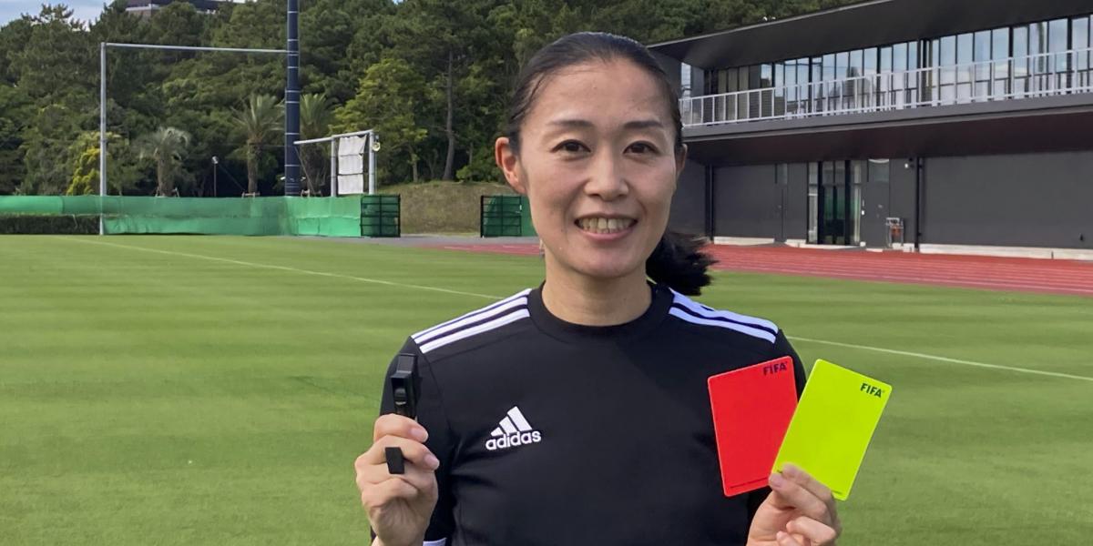 Yamashita, primera mujer árbitra profesional en Japón