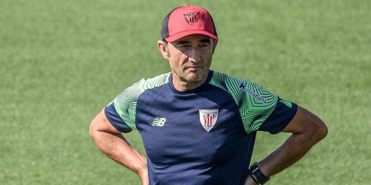 "Me parece un absurdo que se esté jugando la Liga y el mercado siga abierto"