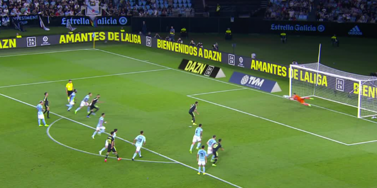 ¡Otro penalti en el Celta-Madrid y Hazard lo falla!