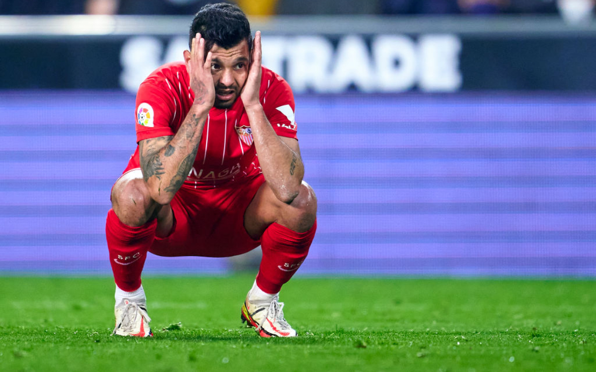 ¿Adiós Mundial de Qatar 2022? Jesús ‘Tecatito’ Corona sufre rotura de peroné y ligamentos del tobillo | Tuit