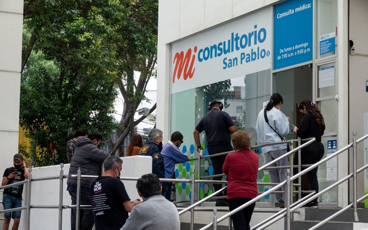 ¿Cómo operan los consultorios de farmacias que López-Gatell calificó como “un gran engaño”?