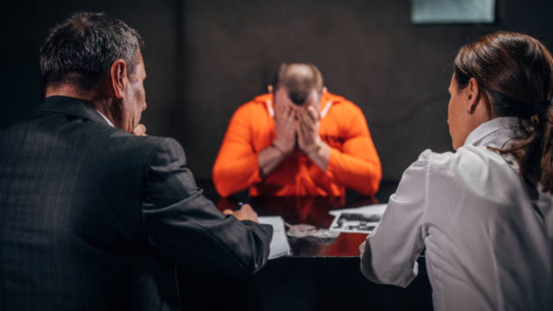 ¿Quieres saber si alguien te miente? Usa los 5 trucos de la CIA y el FBI