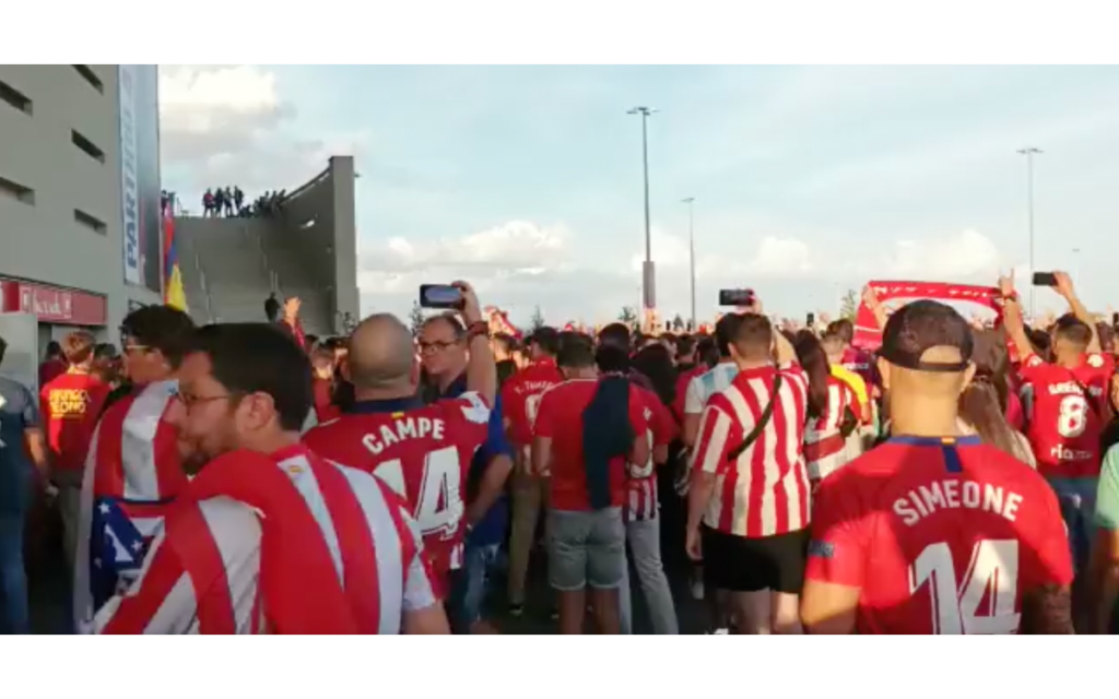 ¿Ofende afición a Vinicius Jr en el Cívitas Metropolitano? | Video