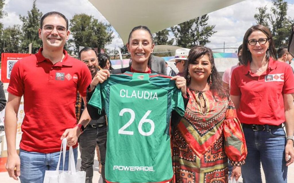 ¿Qué prometió Sheinbaum si México avanza a Cuartos de Final? | Video