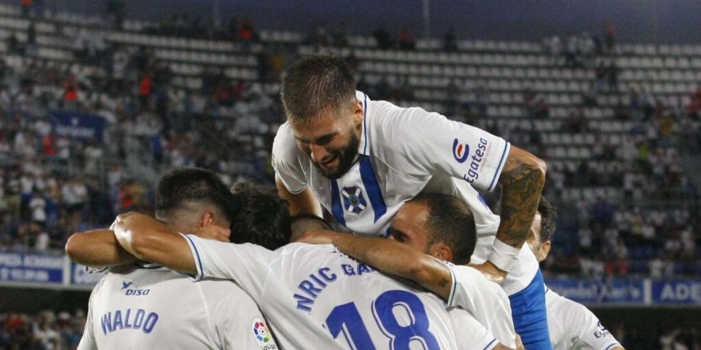 1-1: Un Tenerife gris consigue sumar un punto ante el Sporting