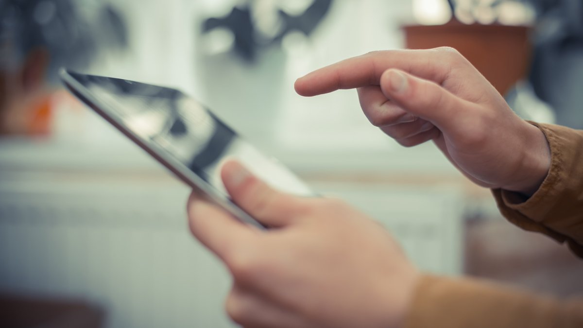 Los jóvenes de EEUU sí ven noticias, aunque no les gustan