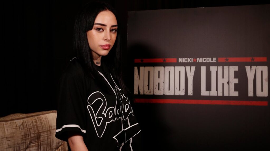 Nicki Nicole afronta a su “otro yo” en su nuevo tema musical