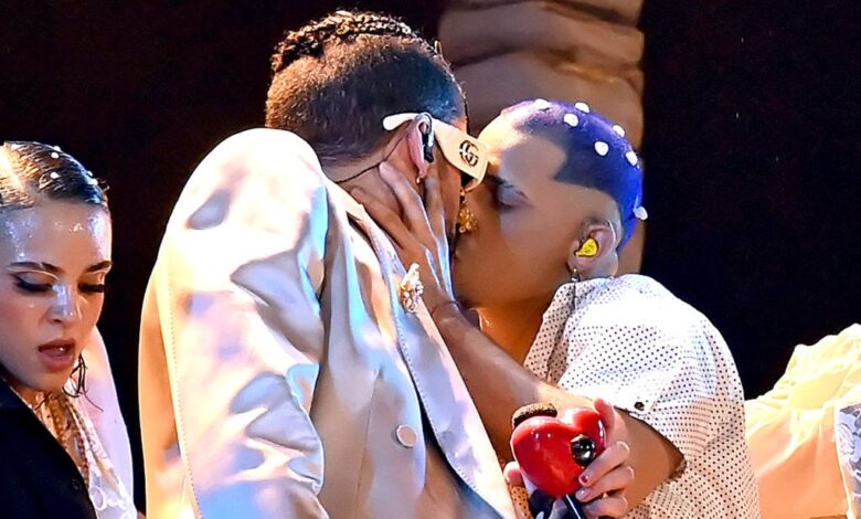 Esto dijo el bailarín de Bad Bunny luego del explosivo beso en la boca