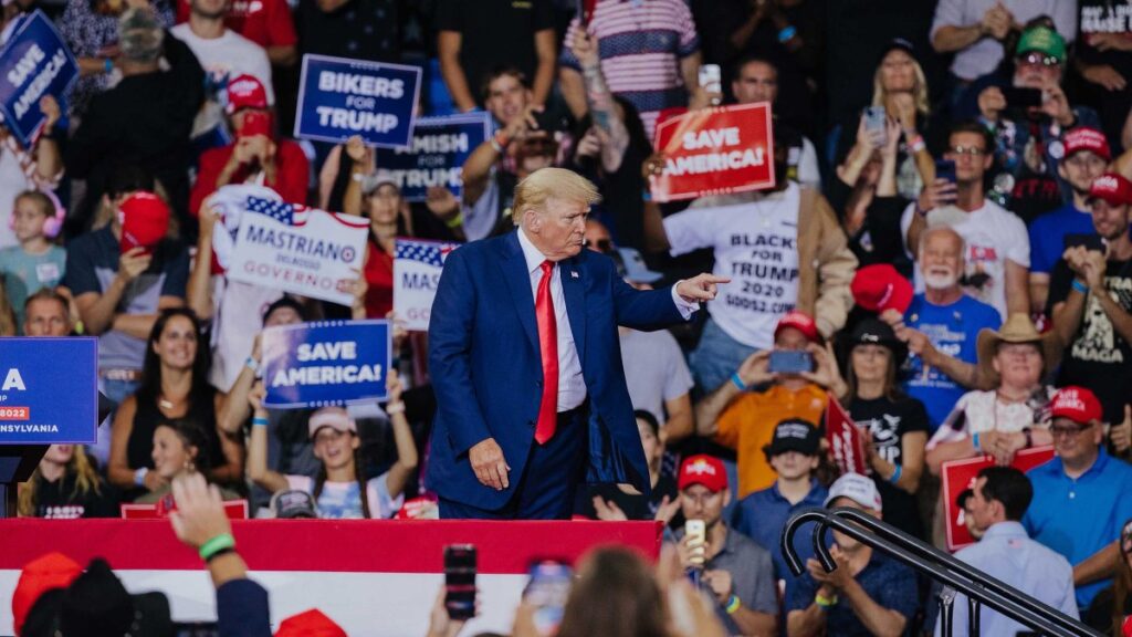 Trump arremete contra Biden y lo llama “enemigo del Estado”; afirma que no podrán silenciarlo