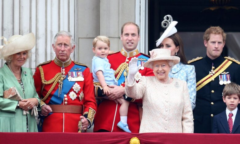 Quién reemplazaría en el trono a la reina Isabel