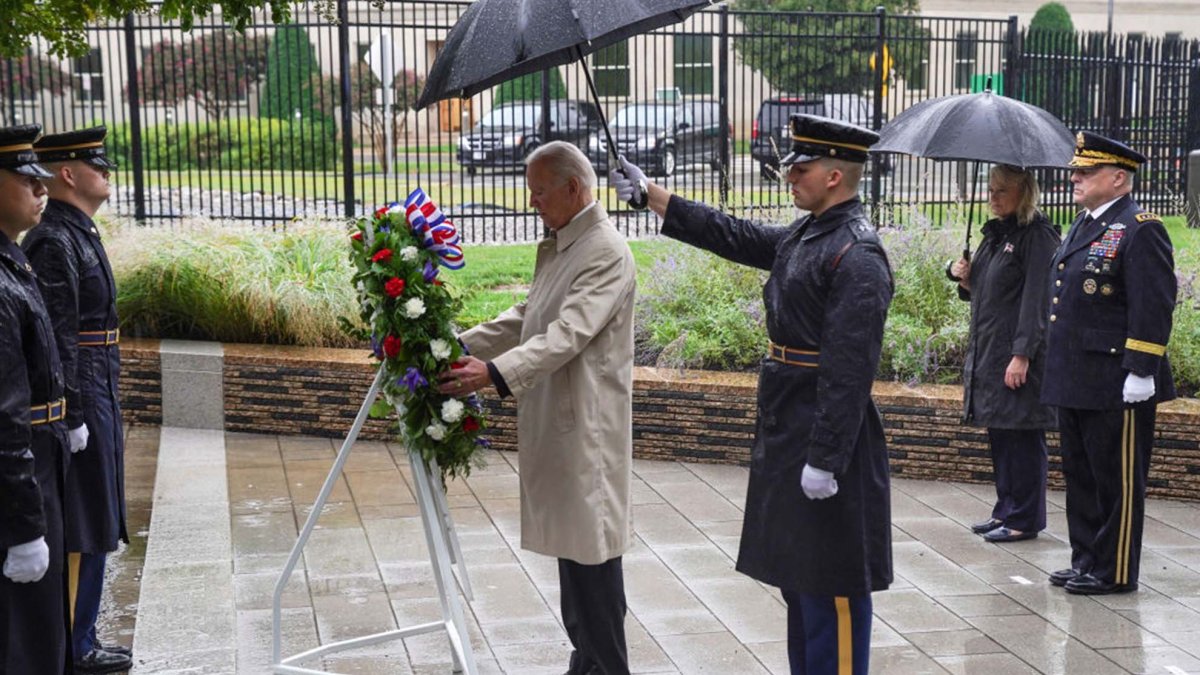 Biden rinde homenaje a las víctimas e insiste en acabar con el terrorismo