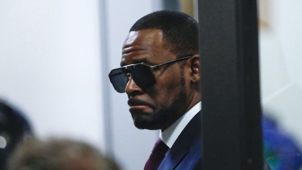 Fiscal: R. Kelly es un depredador que usa la fama para abusar de menores