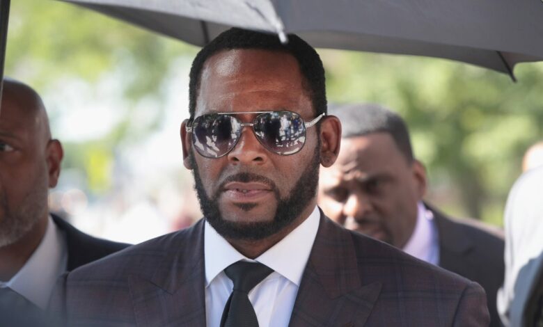Jurado empieza a deliberar en caso de R. Kelly por acusaciones de pornografía infantil