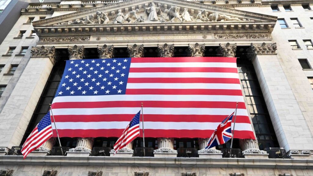 Wall Street se desploma tras reporte de inflación