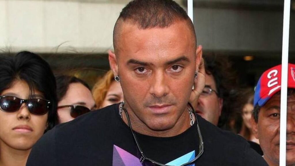 Dinio desvela la verdad sobre lo que hizo con Carmen Alcayde: "Nos tocamos mucho"