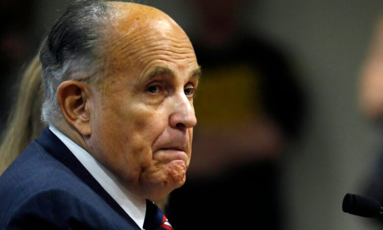 Rudy Giuliani tiene que pagarle a su exesposa o enfrentar cárcel