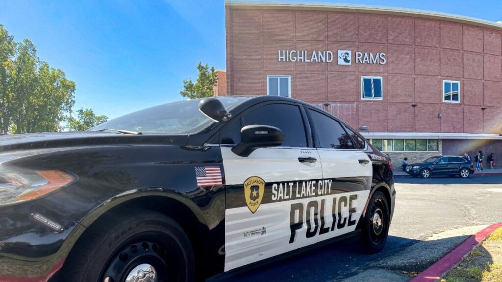 Detienen a 2 estudiantes y recuperan 2 armas en la escuela secundaria Highland