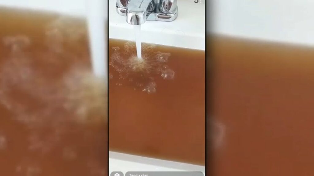 residentes preocupados por la calidad del agua en East Palo Alto