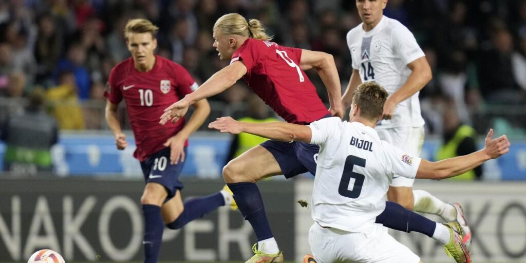2-1: Haaland bate a Oblak pero Noruega pierde y se complica