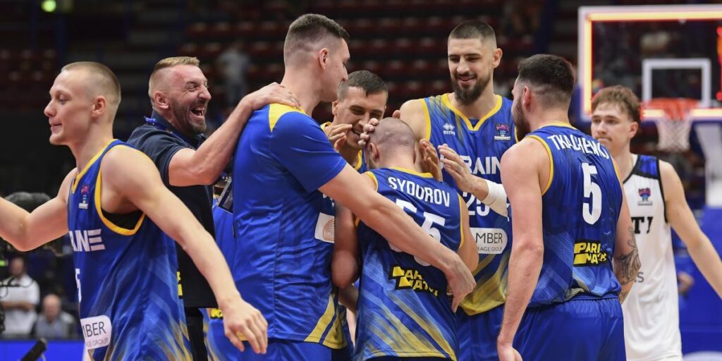 73-74: Ucrania remonta a Estonia y acaricia los cuartos