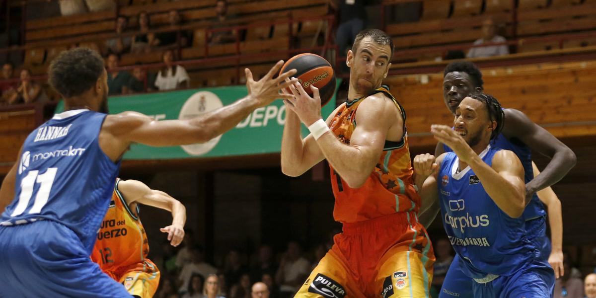 90-81: El Valencia gana al 'Fuenla' y conquista el 'Ciudad de Albacete'