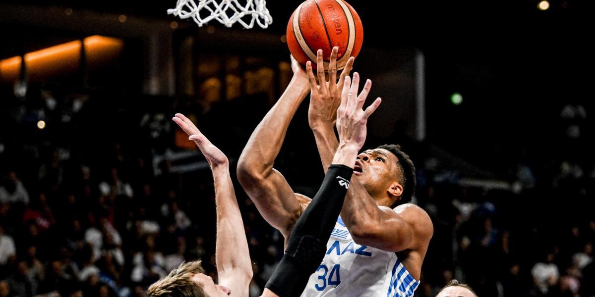 94-88: Giannis se emplea a fondo para derribar el muro checo