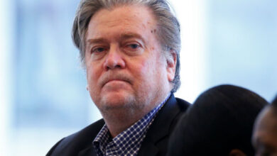 Acusan al ex asesor de Trump, Steve Bannon, de lavado de dinero en caso del muro fronterizo