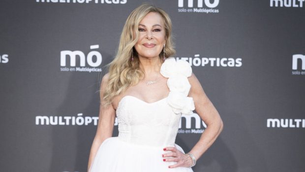 Ana Obregón posando en un photocall / Gtres