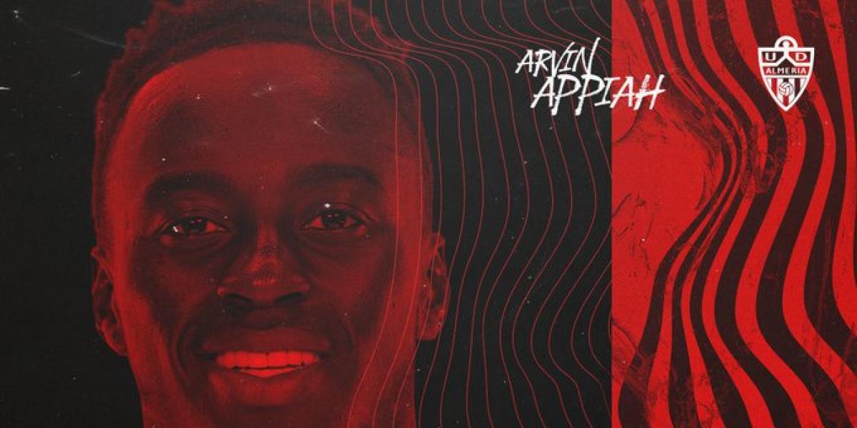 Appiah se marcha del Almería, que lo cede al Tenerife