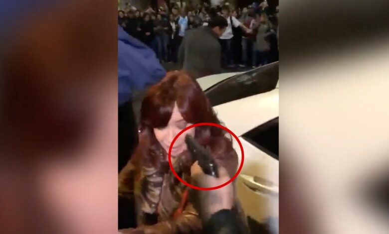 Apuntan a Cristina Kirchner con arma | Videos