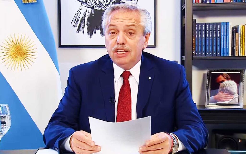 Arma tenía 5 balas, el atacante jaló el gatillo, pero no salió el disparo, dice Fernández