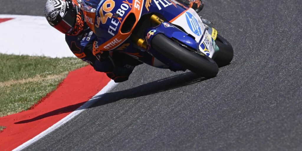 Arón Canet marca la pauta y Augusto Fernández se estanca