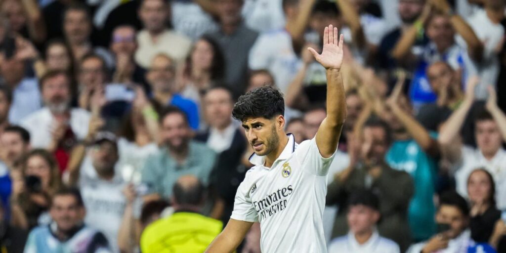 Asensio, de los pitos a la ovación