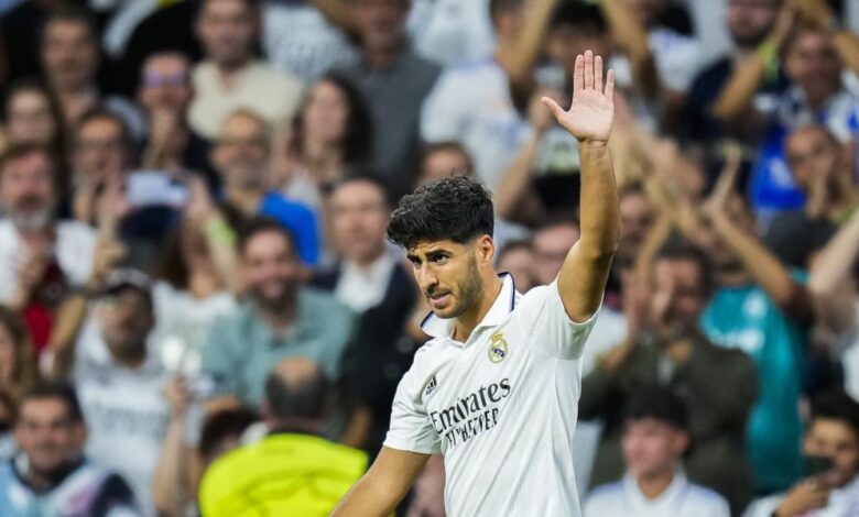 Asensio, de los pitos a la ovación