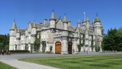 Así es Balmoral, el palacio en el que se encuentra la reina Isabel II