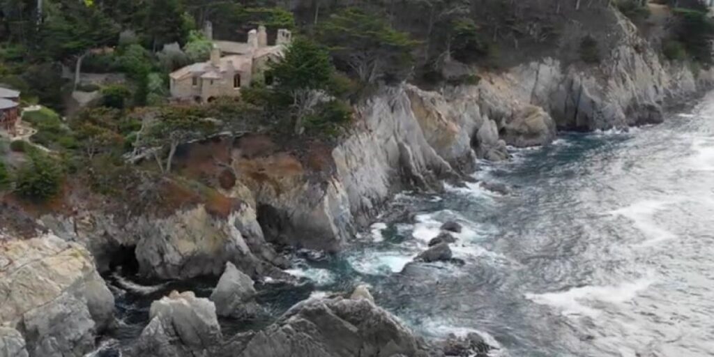 Así es la nueva mansión de Brad Pitt: con vistas al océano Pacífico y acceso privado a la playa