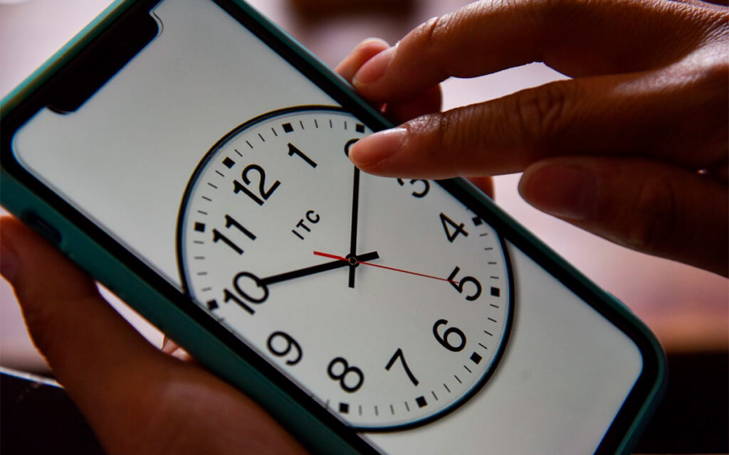 Avanza iniciativa para eliminar horario de verano