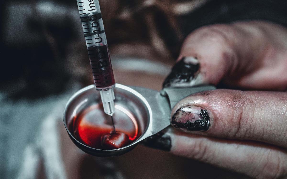 Biden destinará $1.5 mil millones de dólares para combatir crisis de opioides