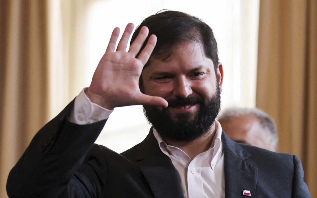 Boric destaca el carácter 'histórico' del plebiscito: 'Nos están mirando desde todo el mundo'