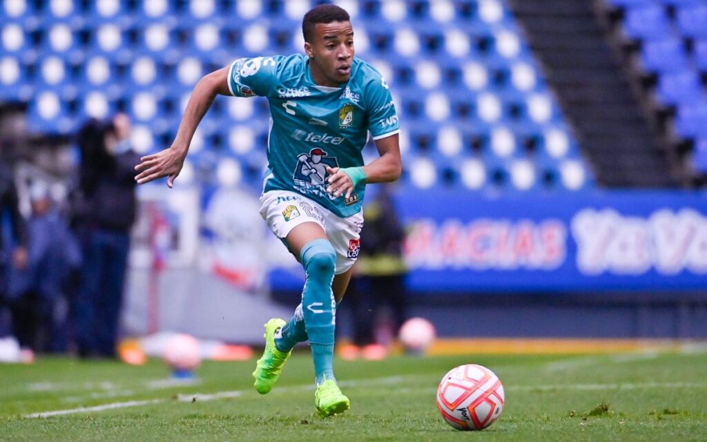 Byron Castillo es baja de León para visitar a Cruz Azul | Tuit