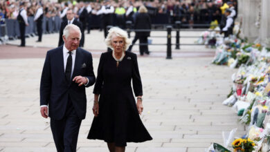 Camilla se convierte en reina consorte, coronando años de restauración de imágenes