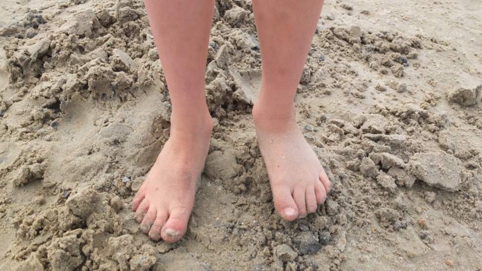 Caminar descalzo: ¿Es bueno?