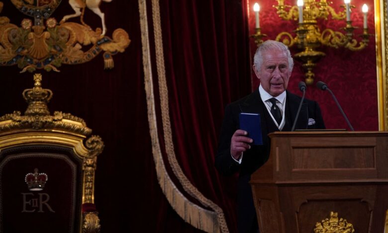 Carlos III, proclamado rey: “Me esforzaré en seguir el ejemplo inspirador de mi madre”