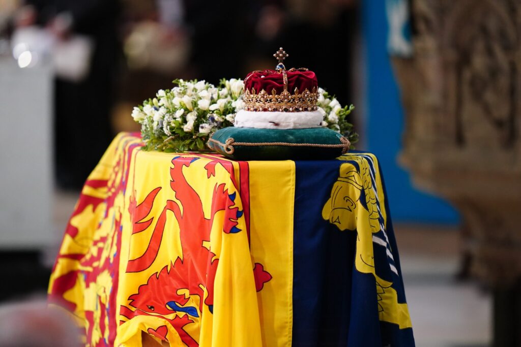 Catedral de San Gil, en Edimburgo, acoge la primera misa de despedida a la reina Isabel II | Video