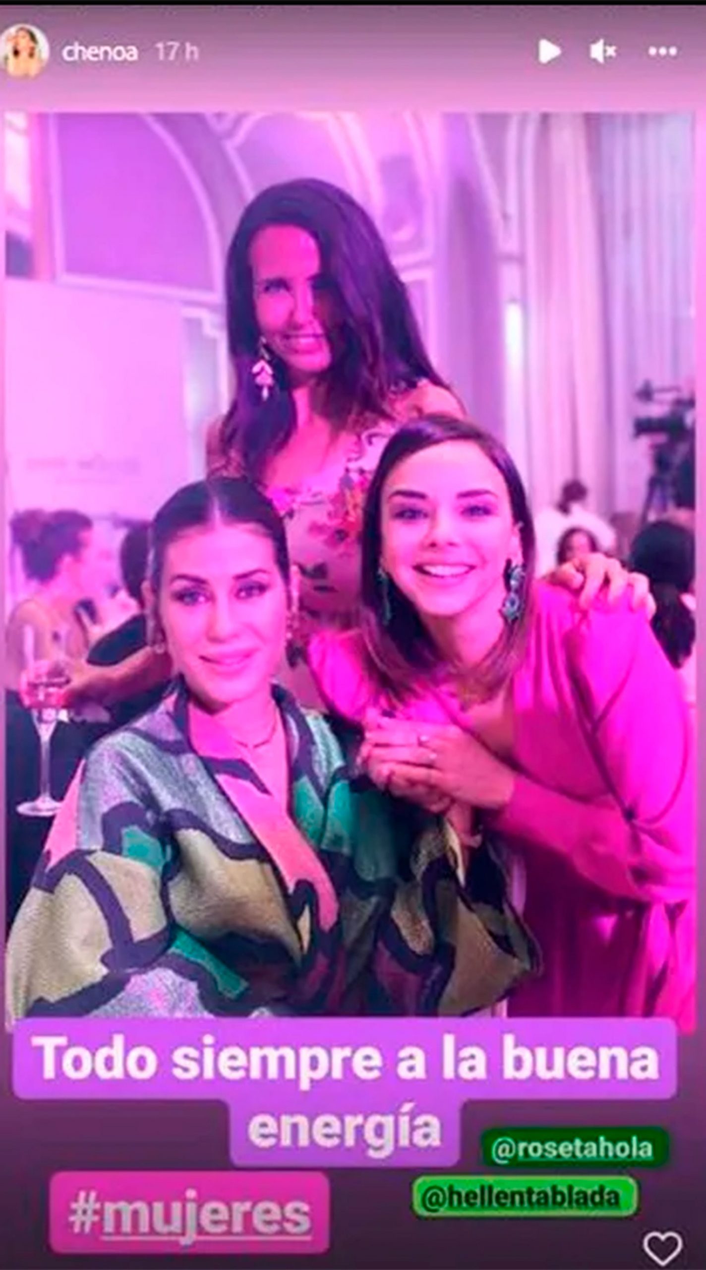 Chenoa y Elena Tablada, posando juntas / Instagram @chenoa