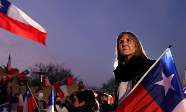 Chile vota dividido el destino de la nueva Constitución