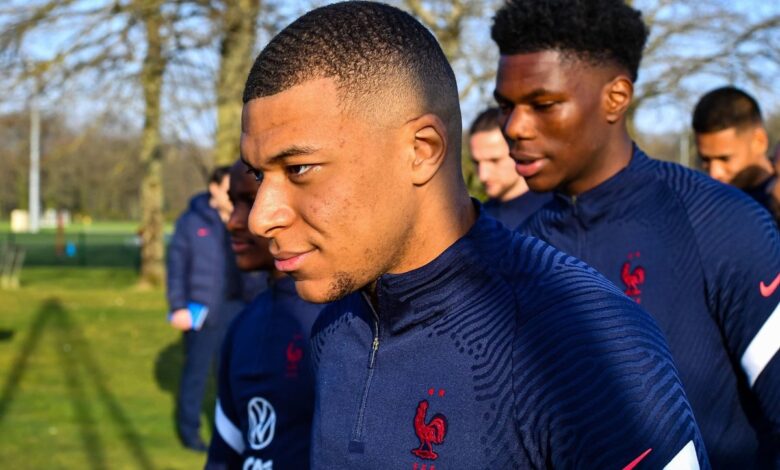 Chocan Kylian Mbappé y Les Blues por derechos de imagen | Tuit