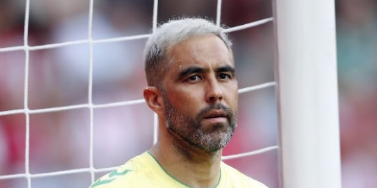 Claudio Bravo: "En césped natural no hubiéramos tenido esas lesiones"